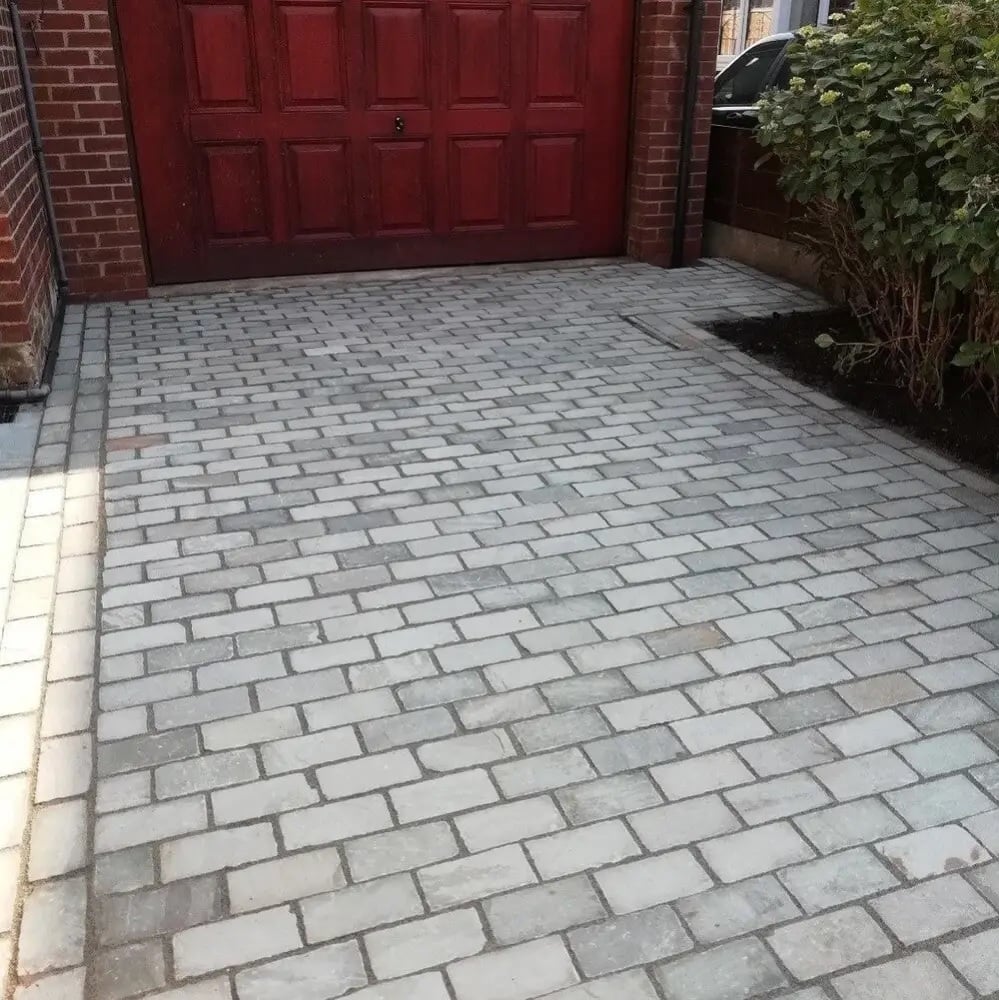 Kandla Grey Sandstone Setts – 200×100 - Image 2